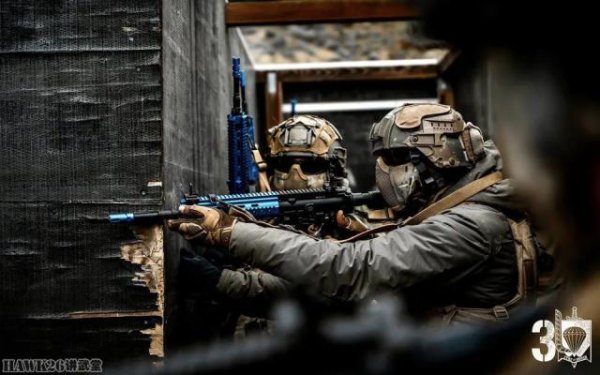天臣配资 法国海军陆战队第3伞兵团堑壕战训练 HK416F“软气枪”正式登场