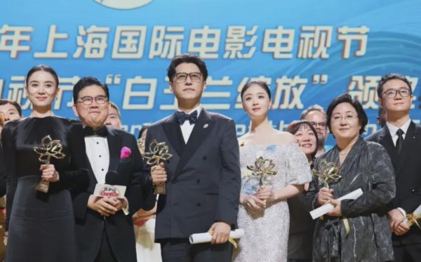 富牛网 刘亦菲缺席风波升级！业内纷纷发声内涵，老师20年前就给过她忠告